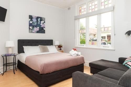 One-Bedroom Apartment (not pet friendly)