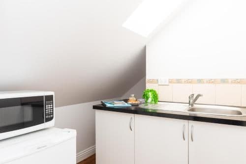 Private Double Room Share Bathroom (not pet friendly)