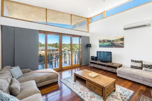 Three-Bedroom Loft Apartment - Butter Factory #12