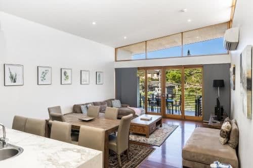 Three-Bedroom Loft Apartment - Butter Factory #12