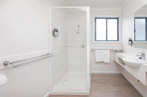 Three-Bedroom Apartment - Water Front