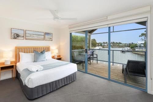 Three-Bedroom Apartment - Water Front