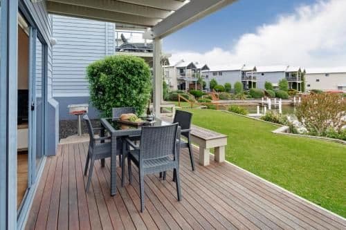 Three-Bedroom Apartment - Water Front