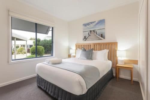 Three-Bedroom Apartment - Water Front