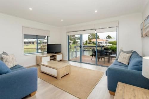 Three-Bedroom Apartment - Water Front