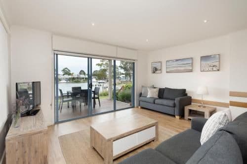 Three-Bedroom Apartment - Water Front