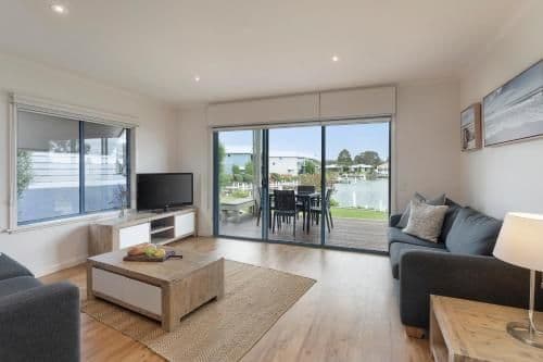 Three-Bedroom Apartment - Water Front