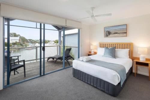 Three-Bedroom Apartment - Water Front