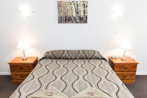 Queen Room with Spa Bath
