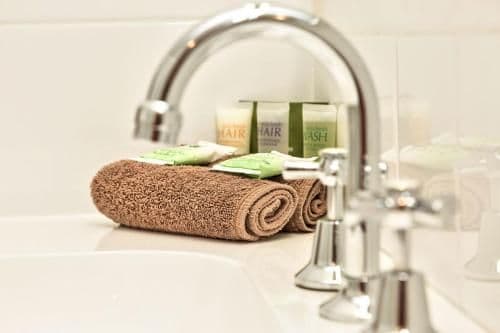 Queen Room with Spa Bath