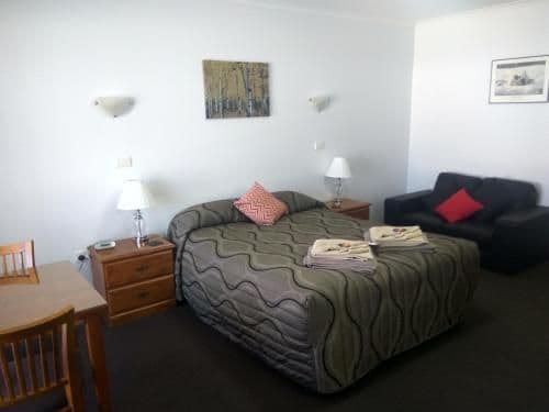 Queen Room with Spa Bath