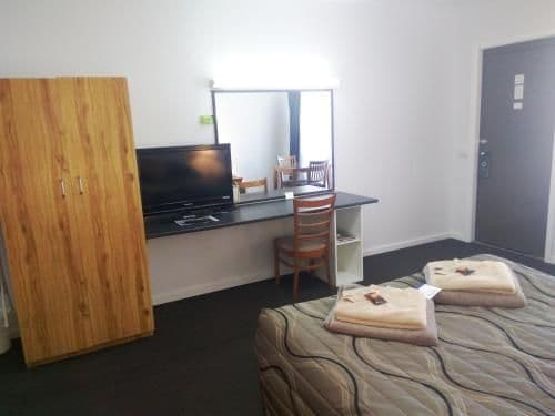 Queen Room with Spa Bath