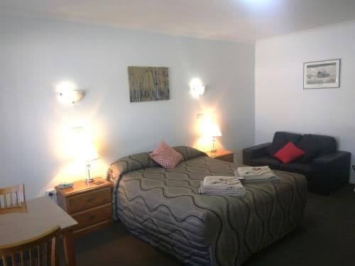 Queen Room with Spa Bath