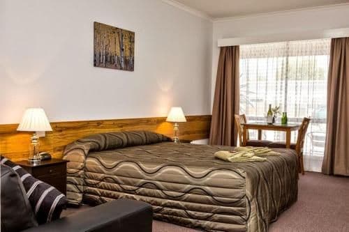 Queen Room with Spa Bath
