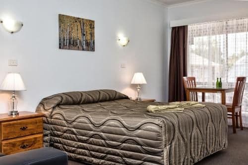 Queen Room with Spa Bath