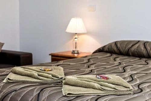 Queen Room with Spa Bath