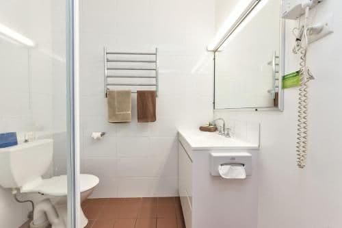 Queen Room with Spa Bath
