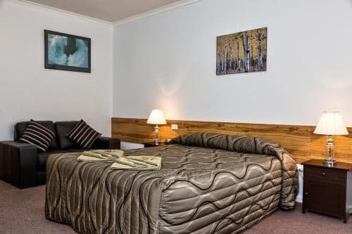 Queen Room with Spa Bath