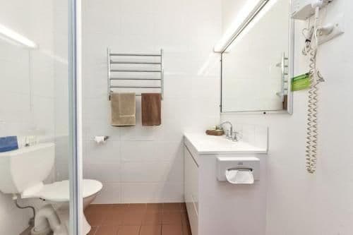 Queen Room with Spa Bath