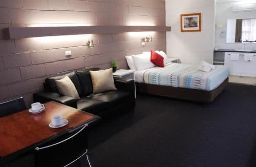 Deluxe Queen Room