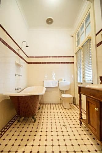 Standard Queen Room