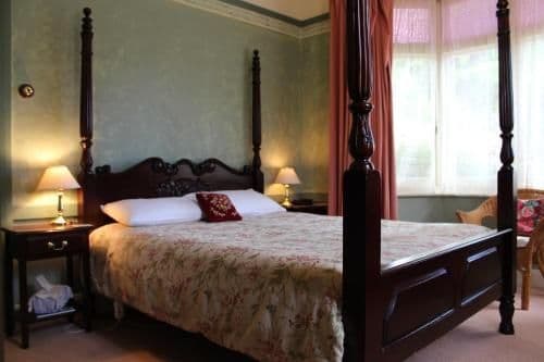 Large Queen Room