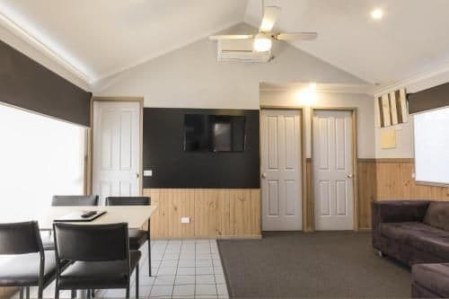 Holiday Cabin (5 Guests)