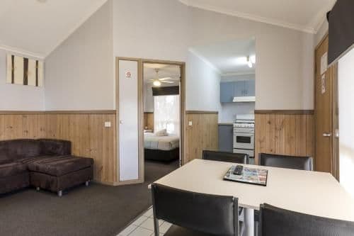 Holiday Cabin (5 Guests)