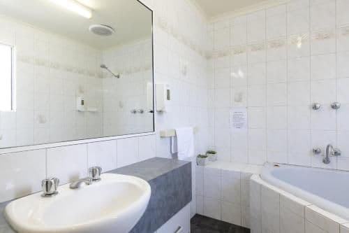 Cabin with Spa Bath