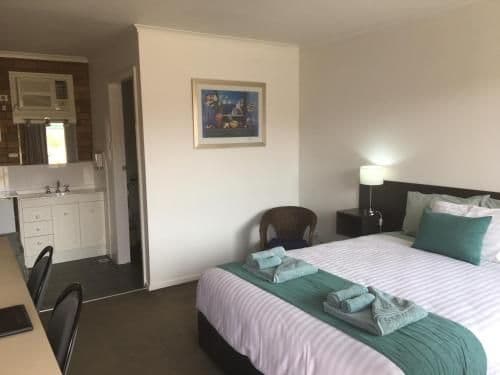 Deluxe Queen Room
