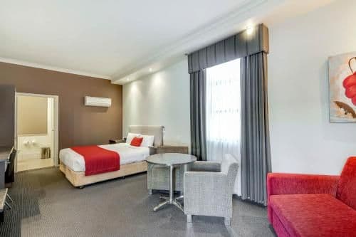 Deluxe King Spa Room