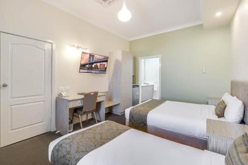Superior Queen & Single Room