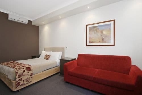 Superior Queen & Sofa Bed