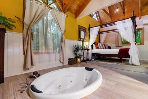 Deluxe Cottage with Spa Bath