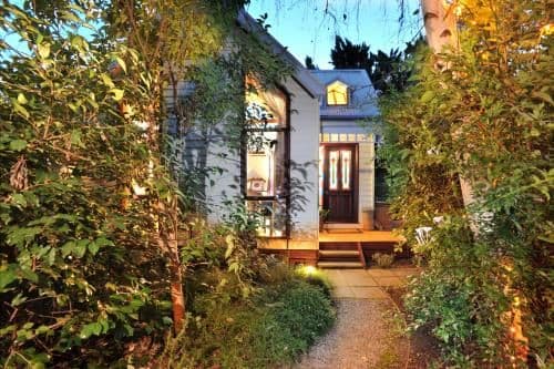 Deluxe Cottage with Hot Tub