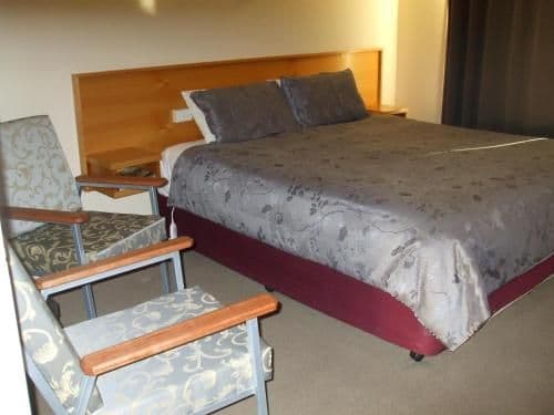 Deluxe Queen Room