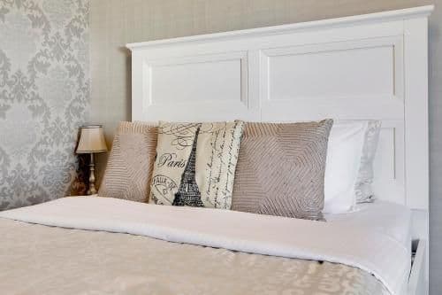 Queen Room with Ensuite