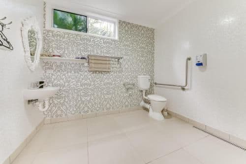 Family /Group Room with Ensuite – Disability Access