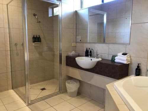 King Room with Spa Bath
