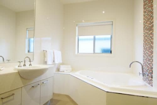 King Room with Spa Bath