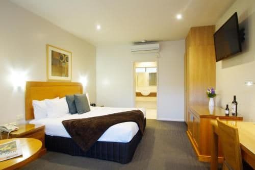 King Room with Spa Bath