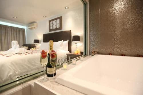 Deluxe King Suite