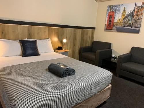 Deluxe Queen Room
