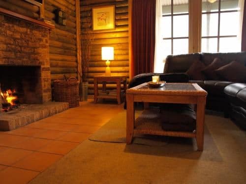 Two-Bedroom Loft Cottage with Spa Bath