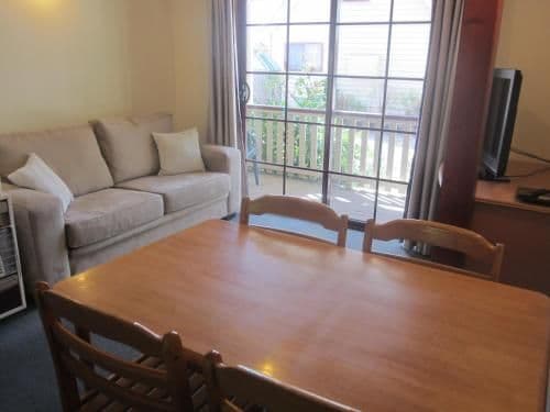Two-Bedroom Split Level Apartment with Spa