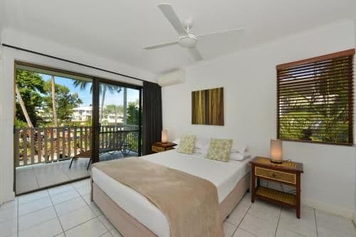 Apartment with Pool View 
