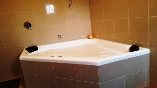 Superior Cottage with Spa Bath