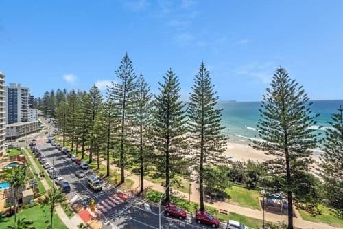 Deluxe Three-Bedroom Apartment with Ocean View