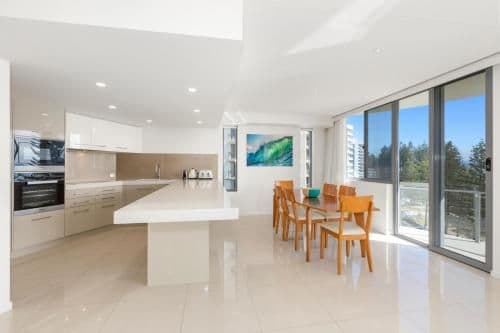 Deluxe Three-Bedroom Apartment with Ocean View