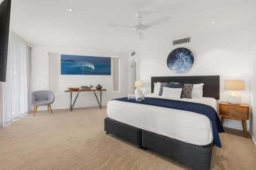 Superior Three-Bedroom Apartment with Ocean View